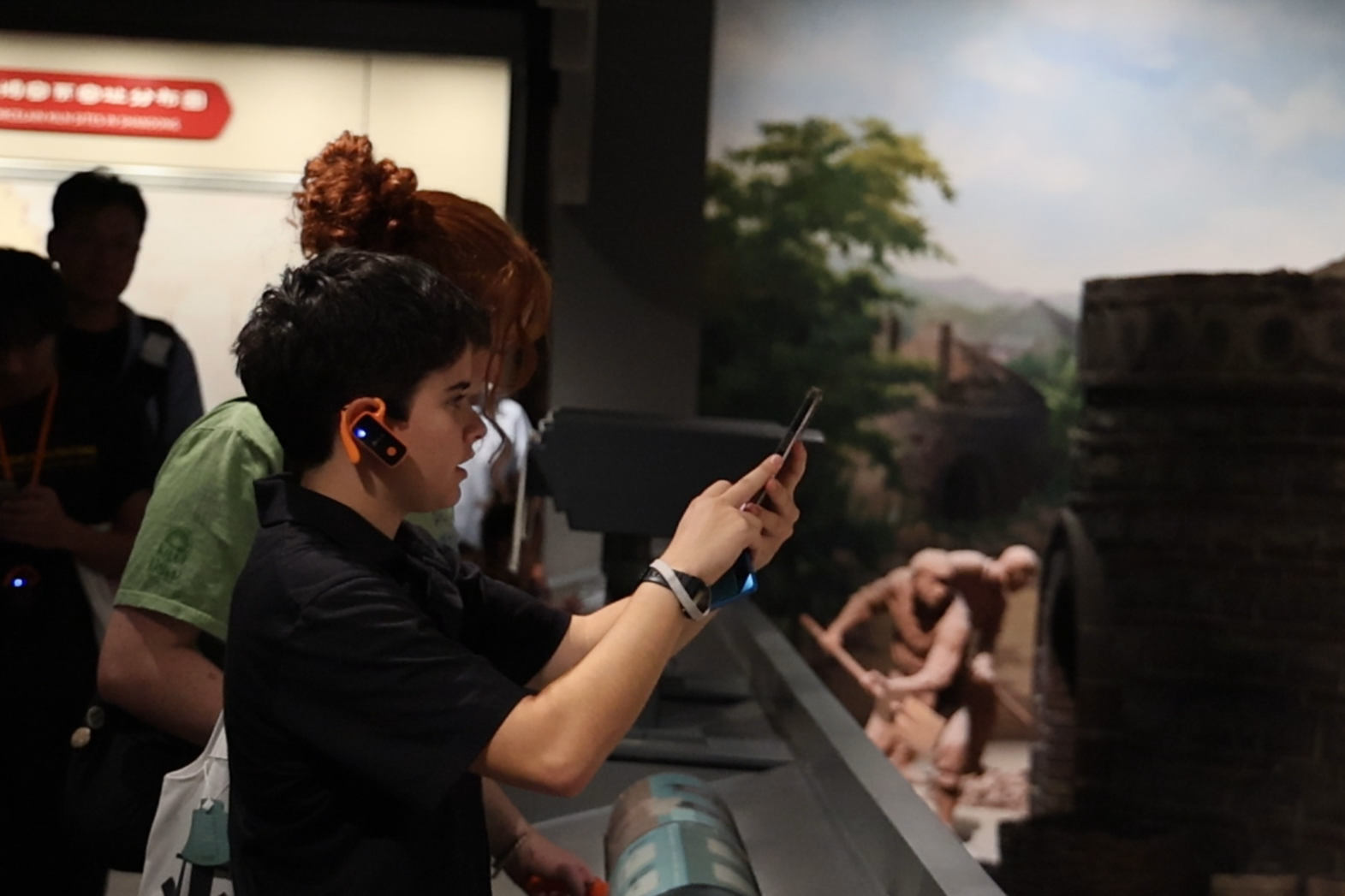 Hi Shandong | American Youth witness development of ceramics in Zibo 